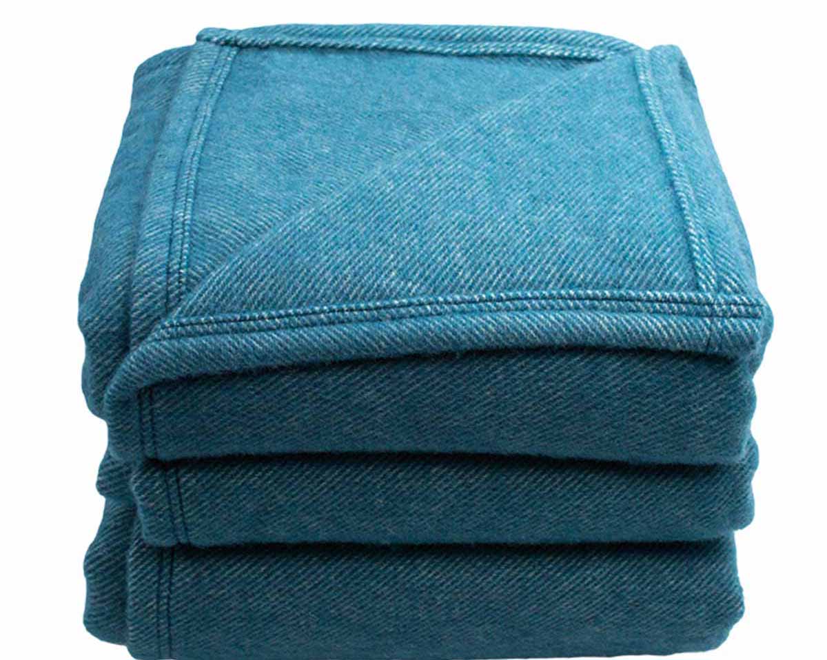 Couverture COURMAYEUR Cèdre