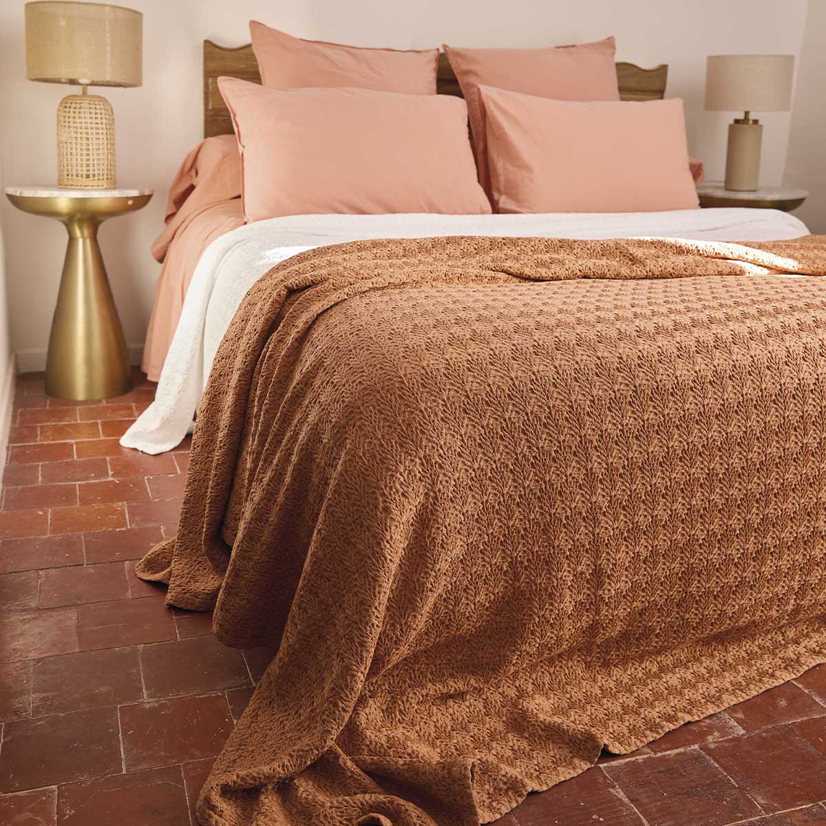JETÉE, DESSUS DE lit ancien au crochet fait main, 130 x 200 cm EUR 28 JETÉE, DESSUS DE lit ancien au crochet fait main, 130 x 200 cm EUR 28